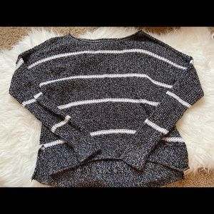 HOLLISTER STRIPED SWEATER